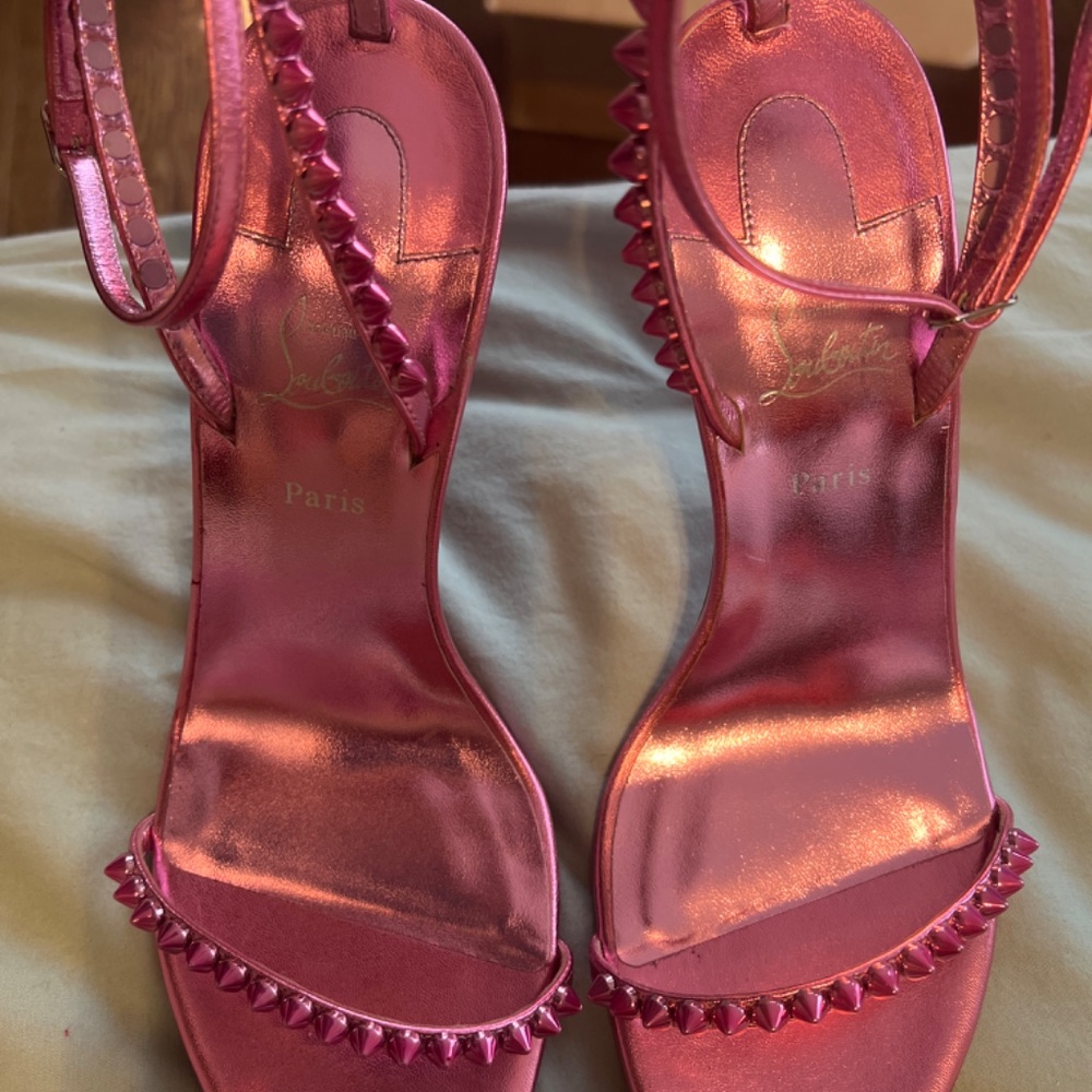 Metalíc Christian Louboutins. Authentic l Red Bottoms